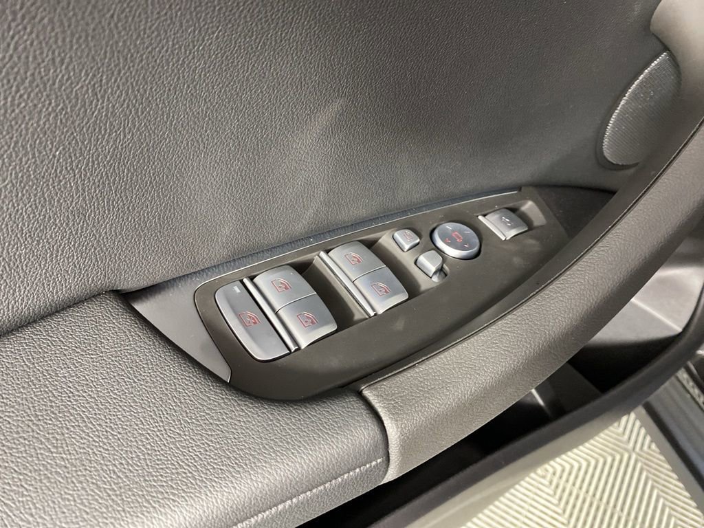 Used 2025 BMW X4 xDrive30i w/ Premium Package image 10