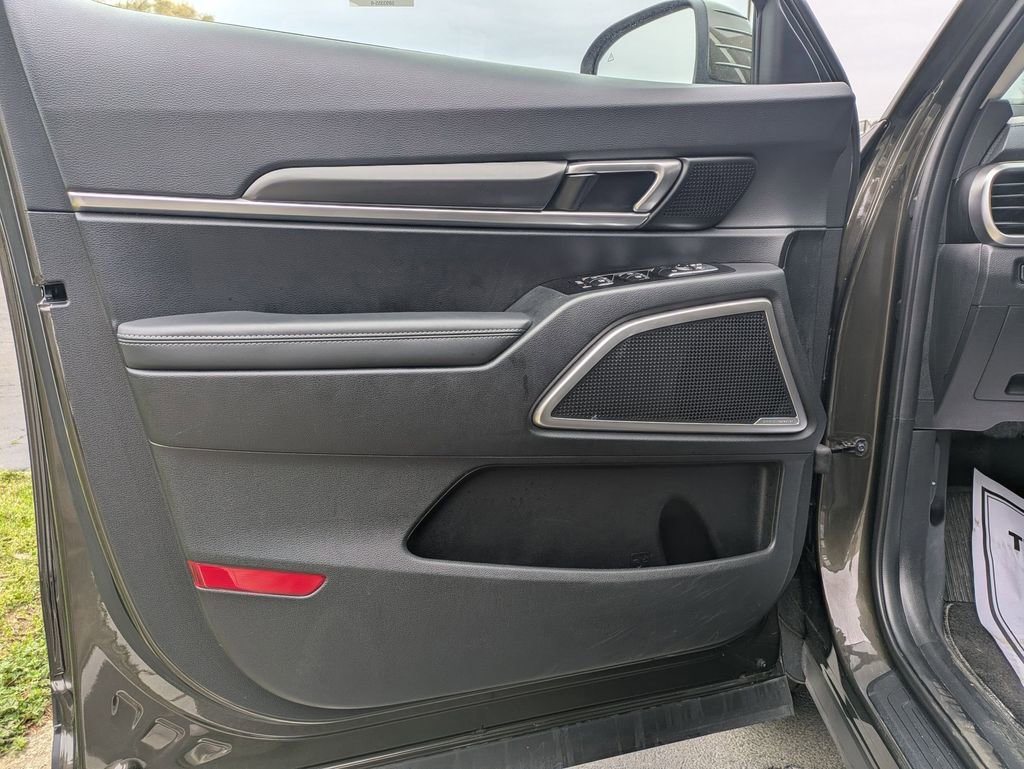 Used 2025 Kia Telluride S image 11