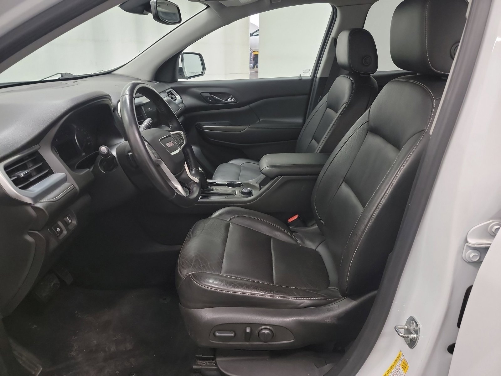 Used 2018 GMC Acadia SLT image 12