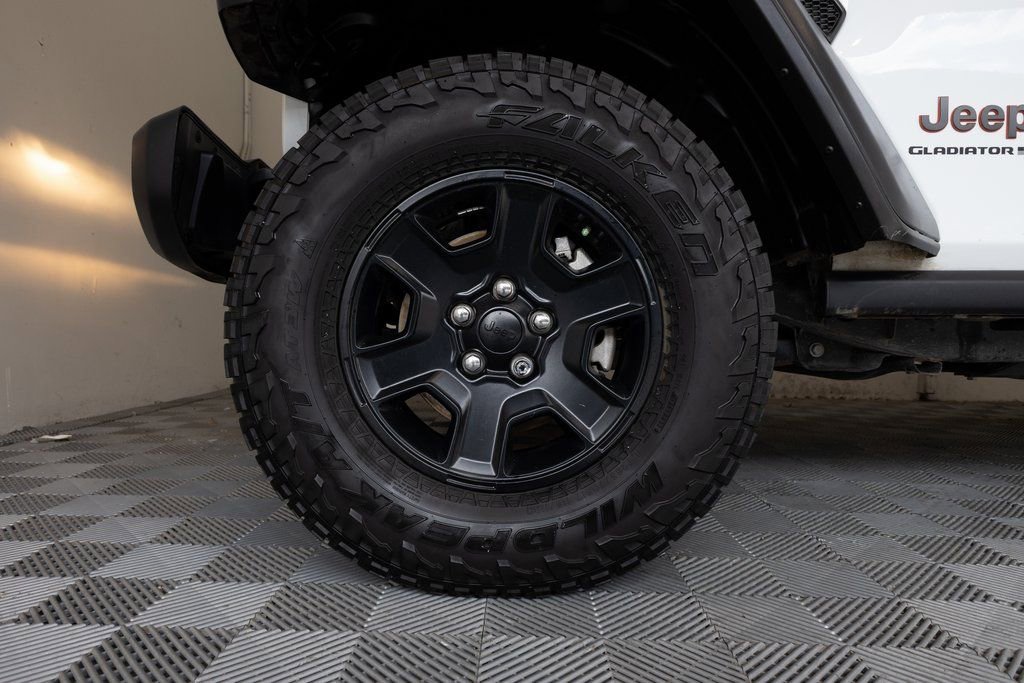 Used 2023 Jeep Gladiator Mojave w/ Cold Weather Group AWD/4WD image 9