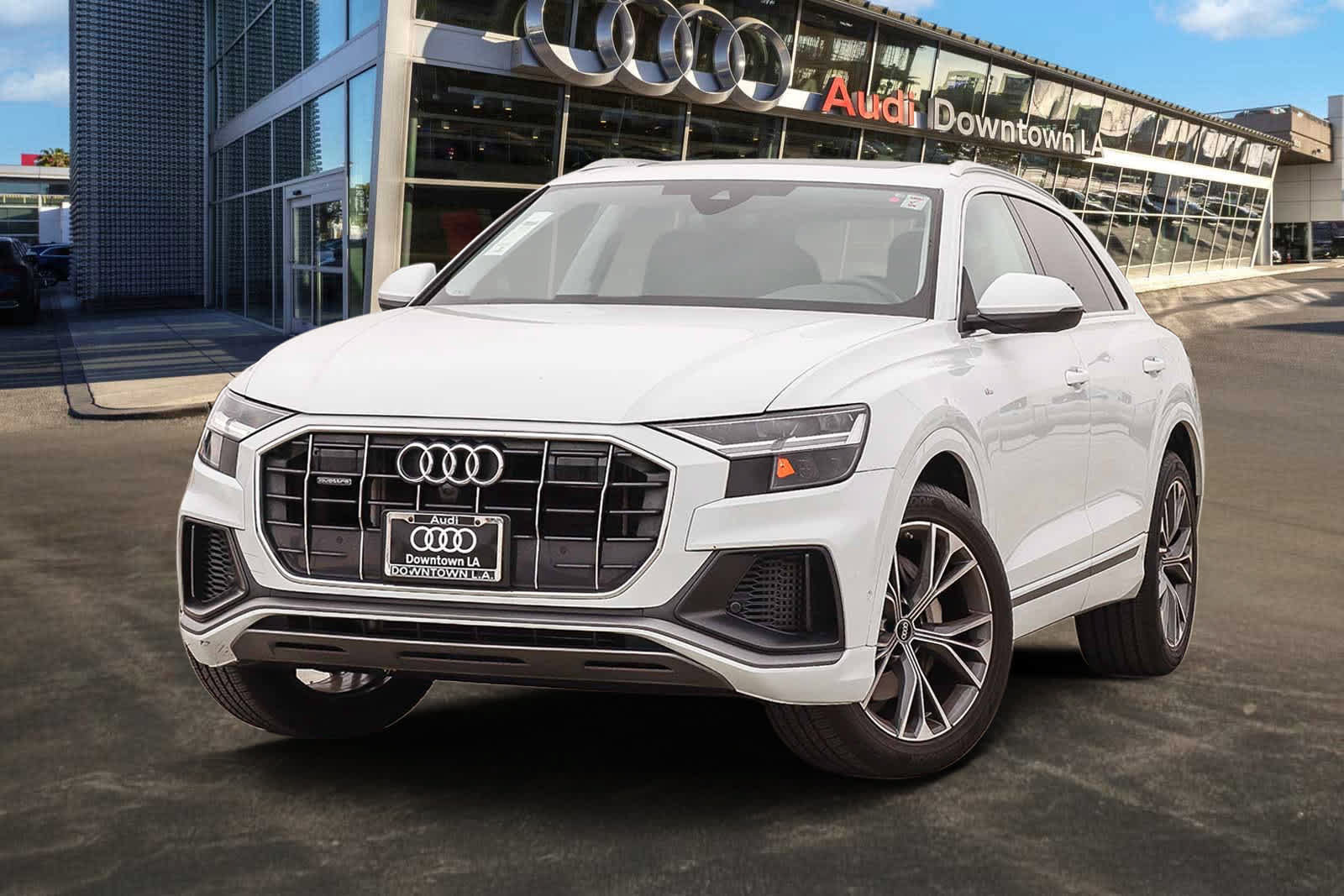Used 2022 Audi Q8 Premium Plus w/ Premium Plus Package AWD/4WD image 1