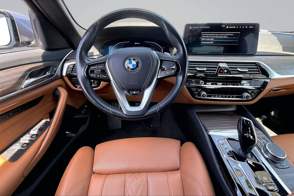Used 2021 BMW 530e w/ Parking Assistance Package RWD image 5