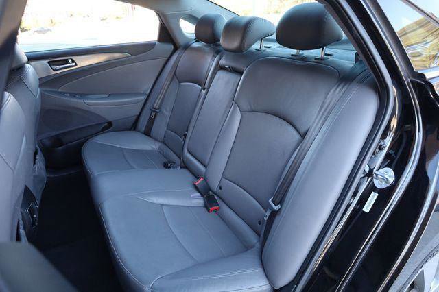 Used 2012 Hyundai Sonata SE w/ Ultimate Pkg FWD image 17