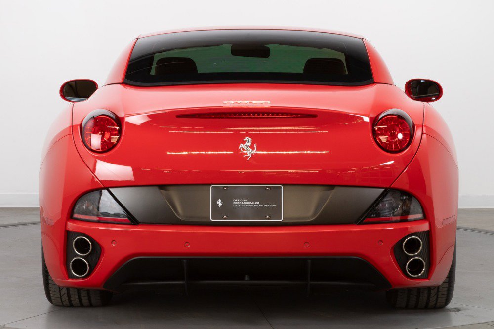 Used 2011 Ferrari California image 14