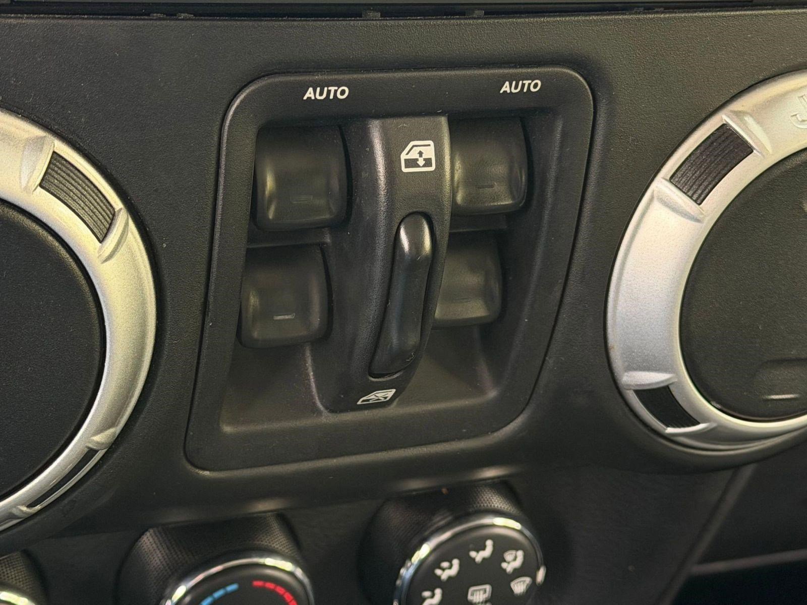 Used 2014 Jeep Wrangler Unlimited Sahara w/ Dual Top Group AWD/4WD image 27