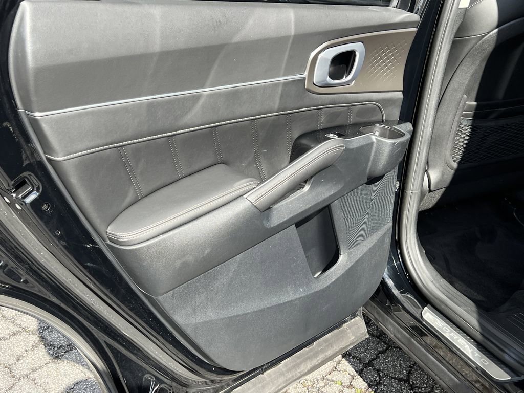 Used 2022 Kia Sorento SX image 18