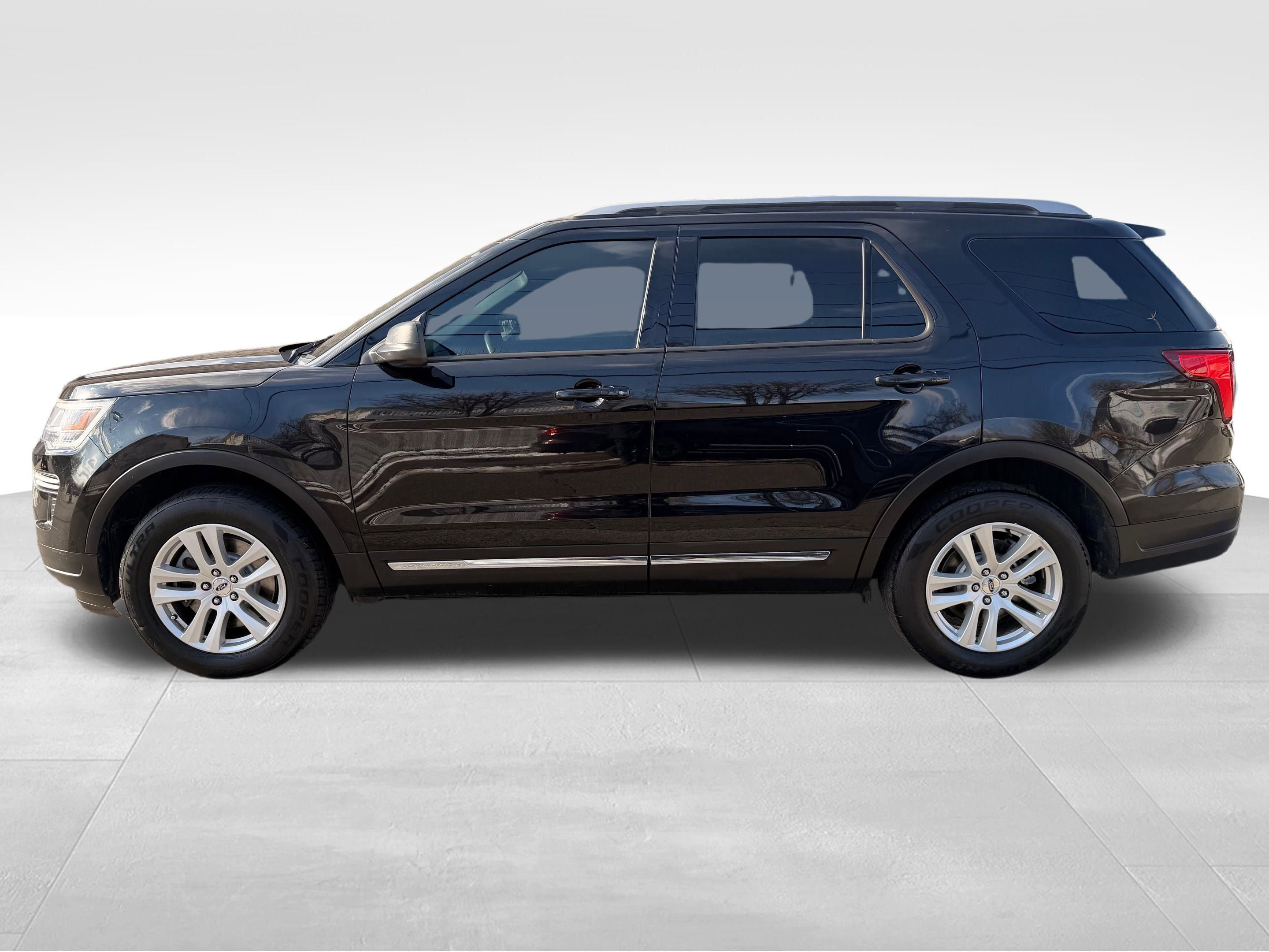 Used 2019 Ford Explorer XLT image 10