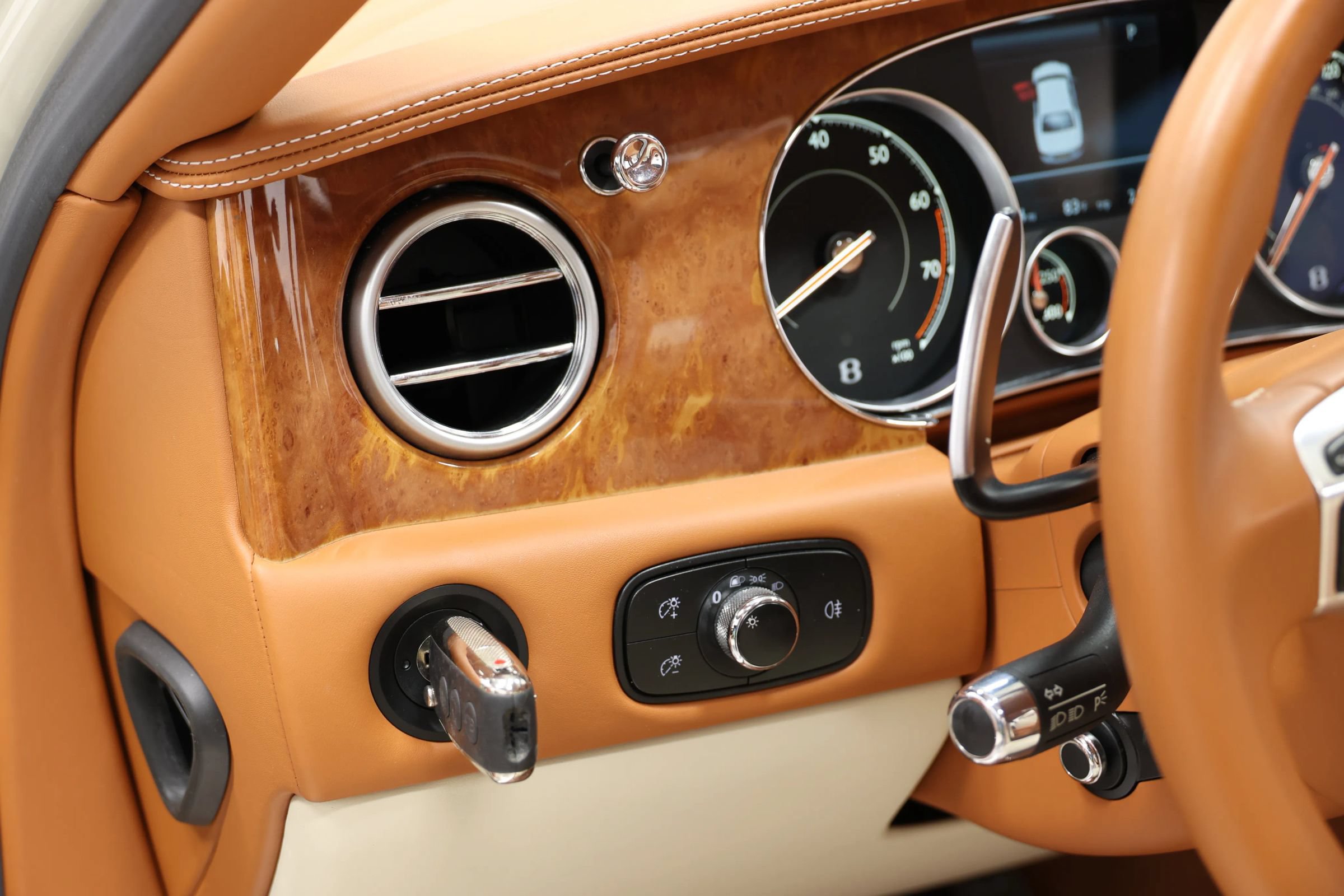 Used 2018 Bentley Flying Spur V8 AWD/4WD image 23