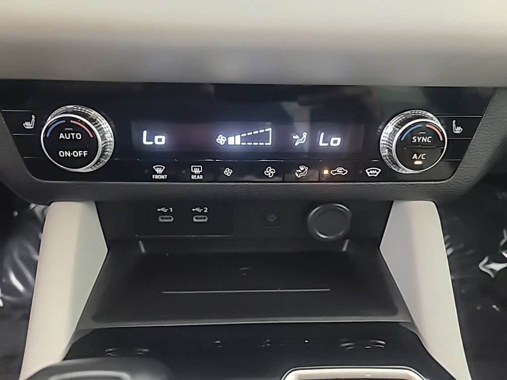 Used 2025 Mitsubishi Outlander SE AWD/4WD image 35