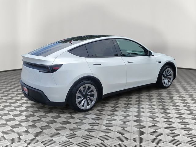 Used 2026 Tesla Model Y 2WD image 2