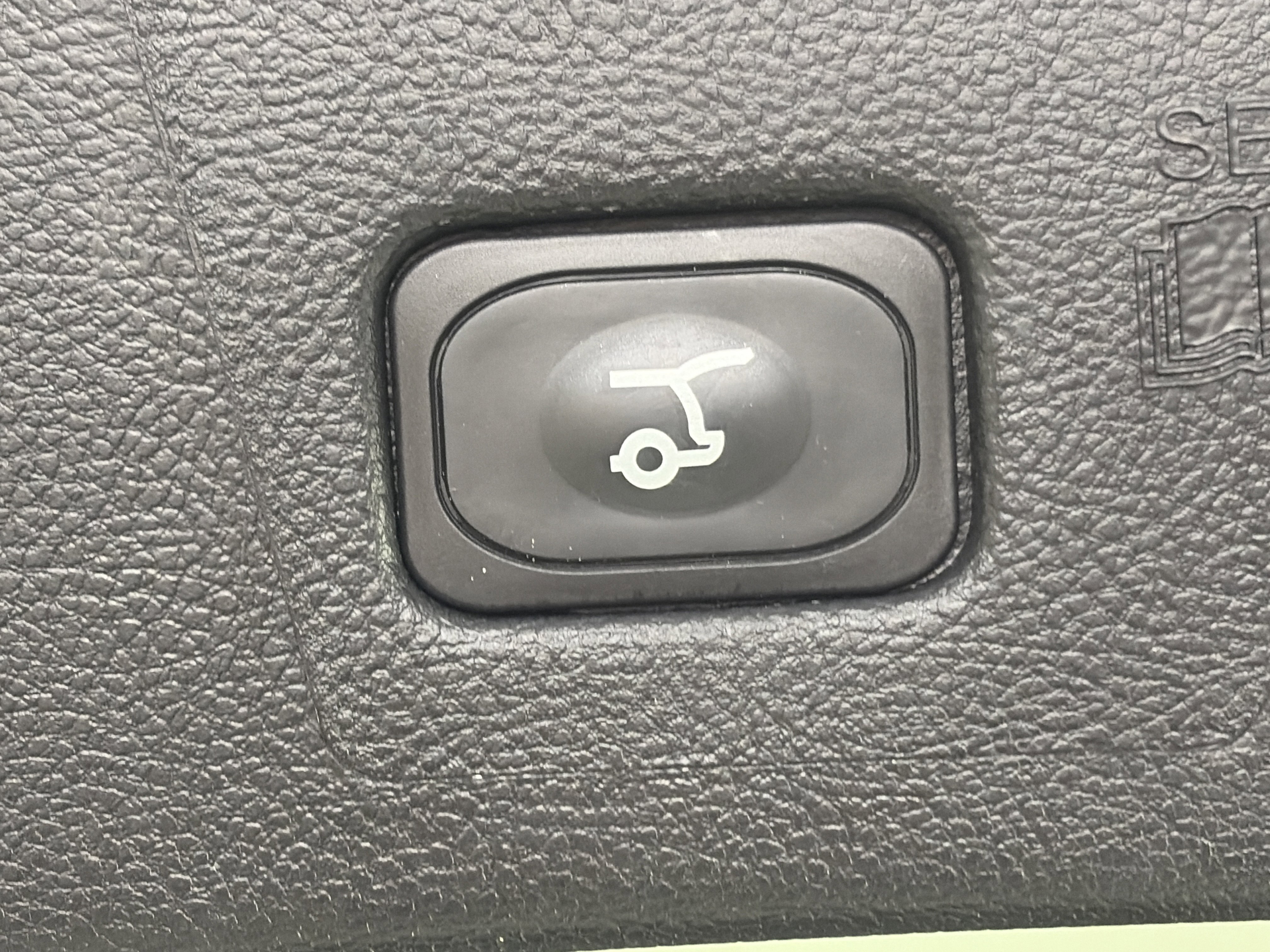 Used 2023 Ford Edge SEL image 18