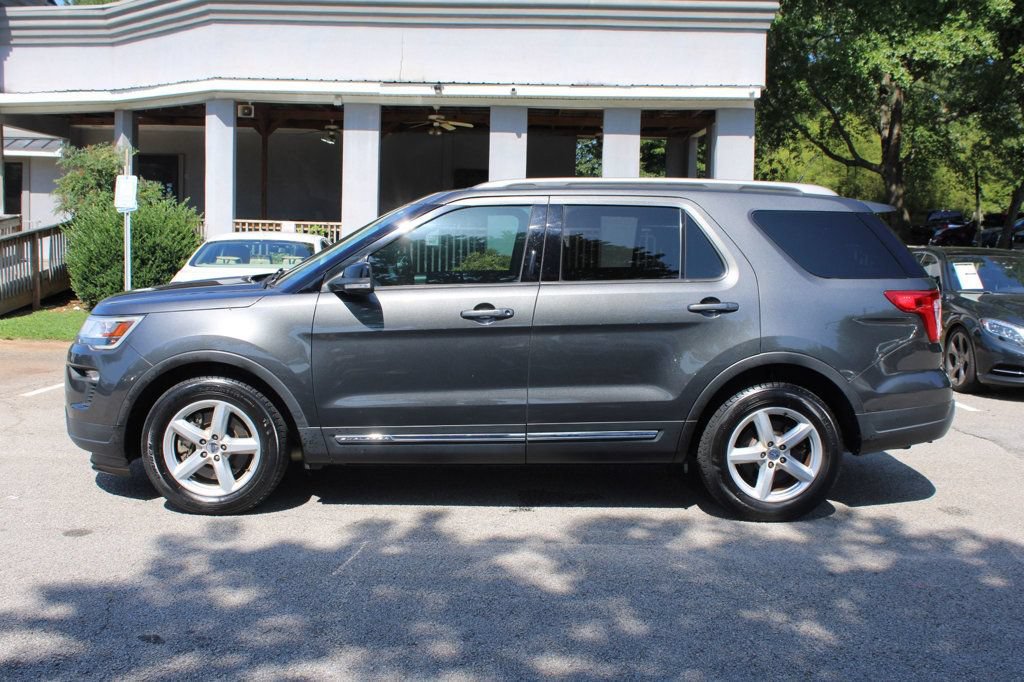 Used 2018 Ford Explorer XLT w/ Equipment Group 202A FWD image 4