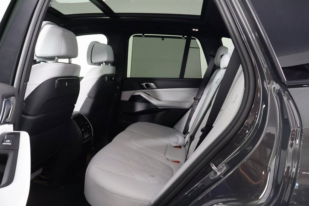 New 2026 BMW X5 xDrive40i w/ M Sport Package image 6