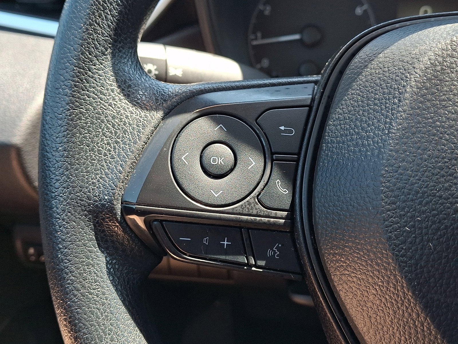 Used 2024 Toyota Corolla LE FWD image 20