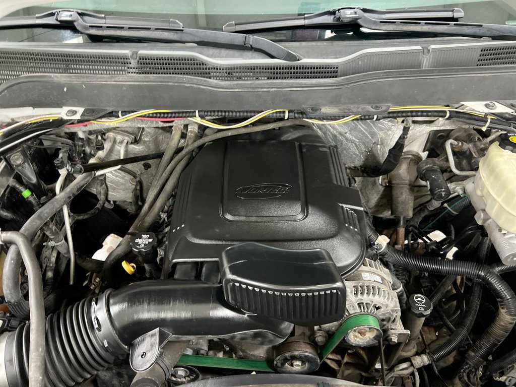 Used 2015 Chevrolet Silverado 3500 W/T AWD/4WD image 23