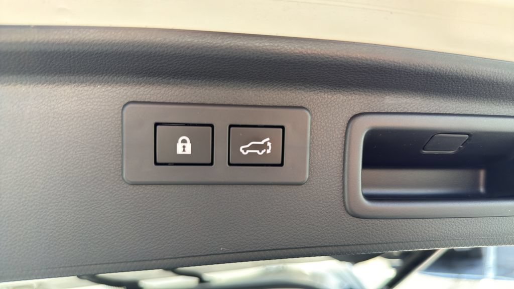 Used 2024 Subaru Forester Premium AWD/4WD image 23