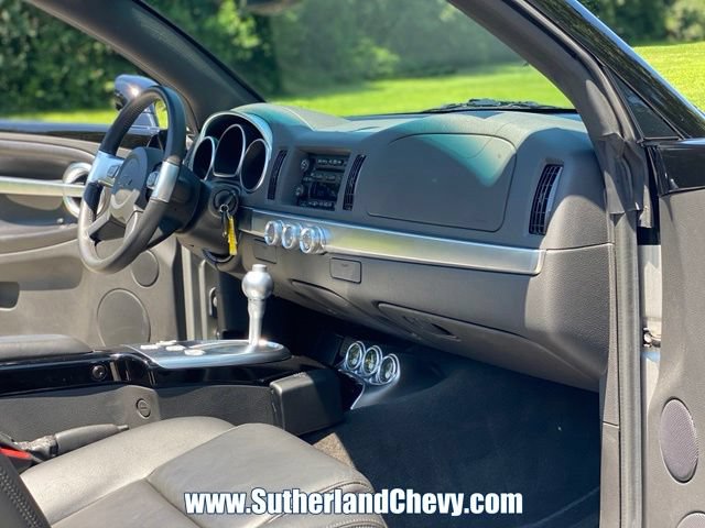Used 2006 Chevrolet SSR w/ Preferred Equipment Group RWD image 23