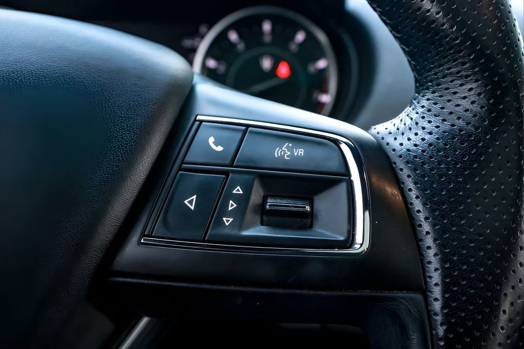 Used 2021 Maserati Levante image 38