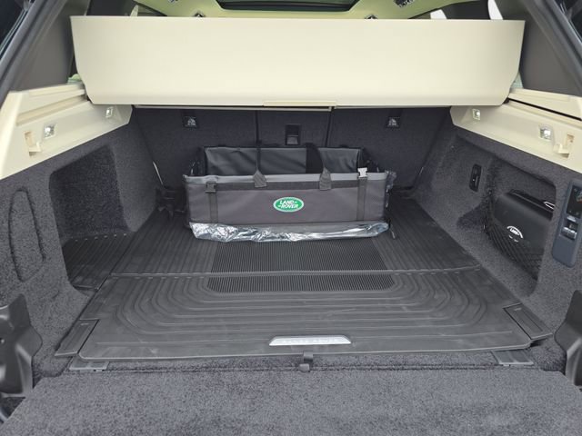 New 2026 Land Rover Range Rover SE image 10