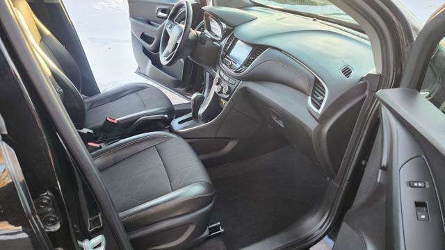 Used 2017 Chevrolet Trax LT w/ LT Convenience Package image 13