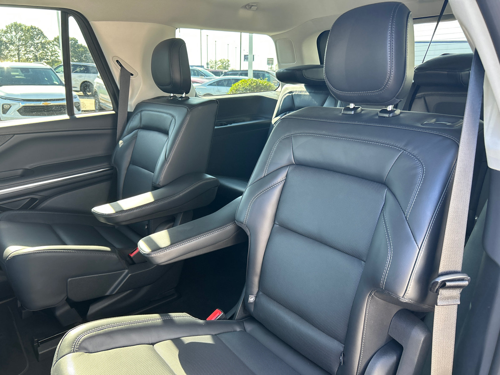 New 2026 Lincoln Navigator Reserve AWD/4WD image 30