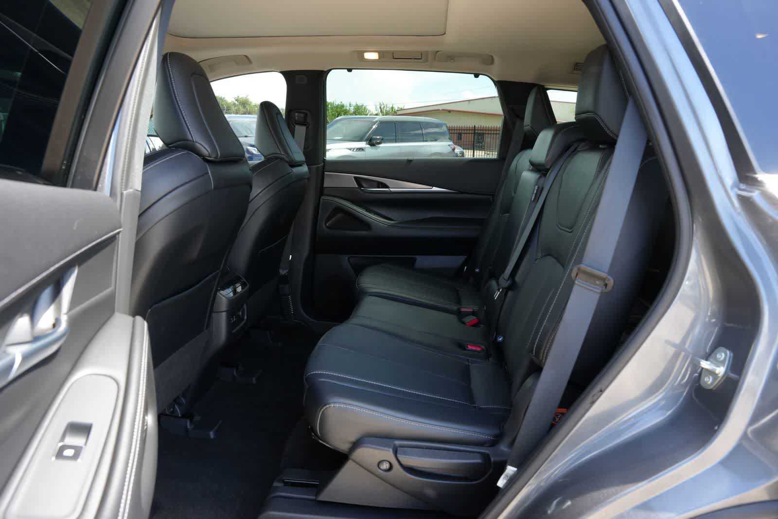 Certified 2023 INFINITI QX60 Luxe w/ Cargo Package AWD/4WD image 18