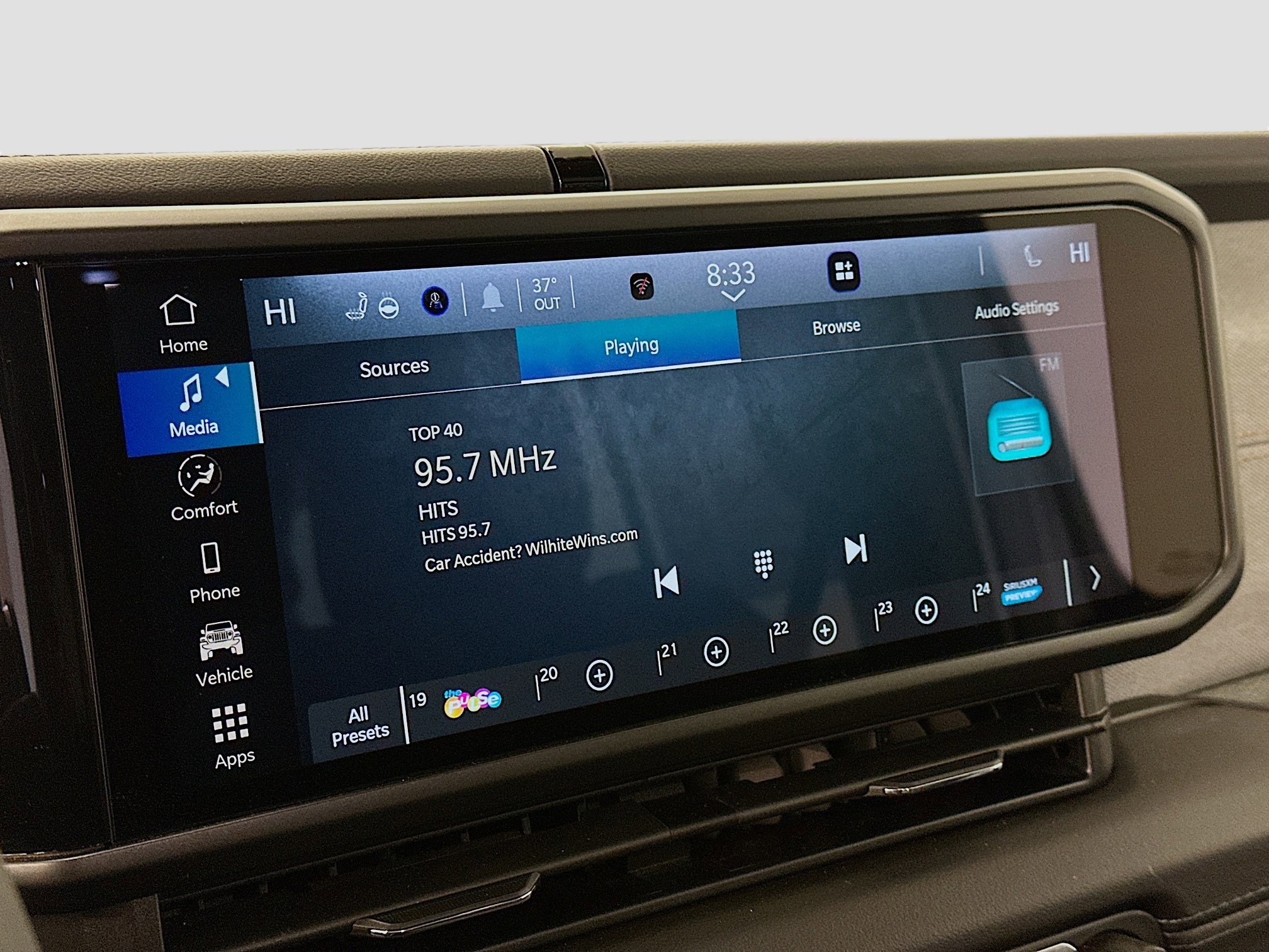 Used 2025 Jeep Wrangler Sahara image 21