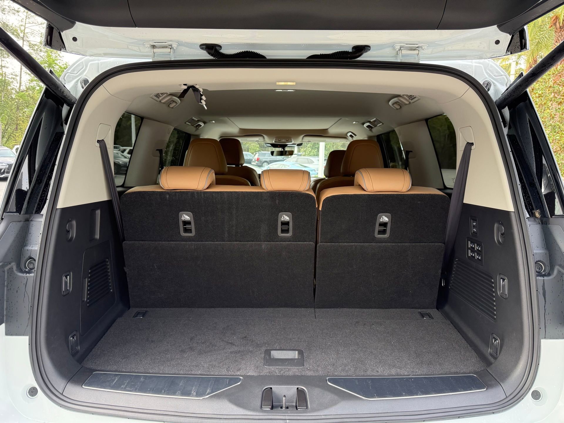 Used 2025 INFINITI QX80 Luxe image 19