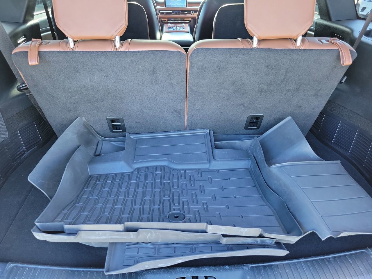 Used 2023 Lincoln Aviator Reserve w/ Elements Package Plus image 8