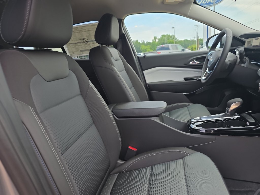 New 2026 Chevrolet Trax LT w/ Driver Confidence Package FWD image 14