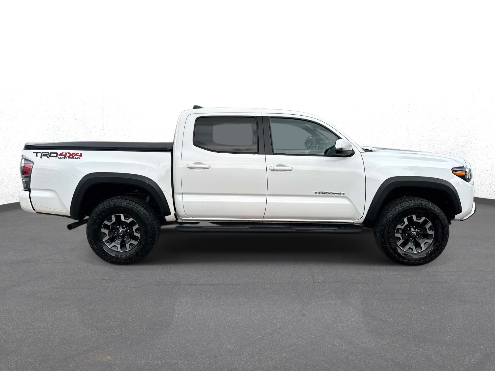 Used 2022 Toyota Tacoma TRD Off-Road w/ Technology Package AWD/4WD image 2