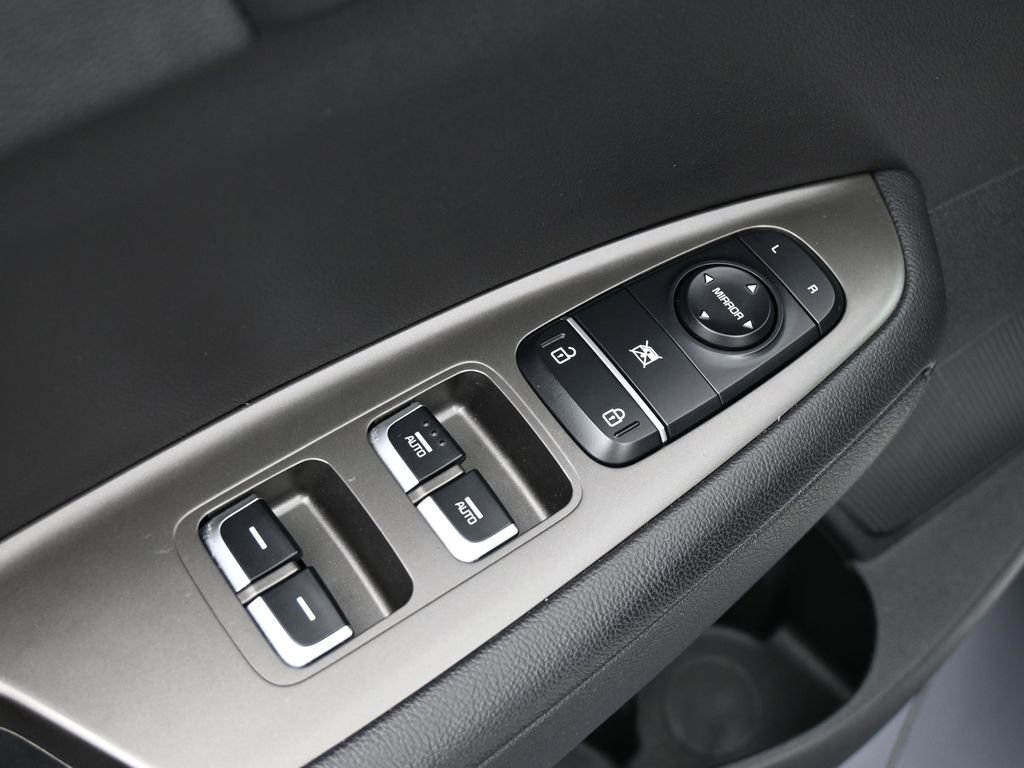 Used 2020 Kia Optima S image 16