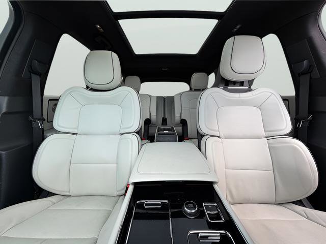 Used 2025 Lincoln Aviator Black Label AWD/4WD image 24