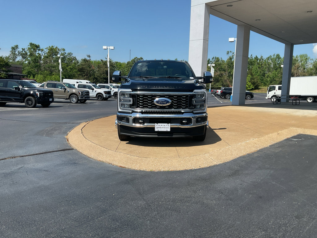 Used 2023 Ford F350 Lariat w/ Lariat Ultimate Package AWD/4WD image 2