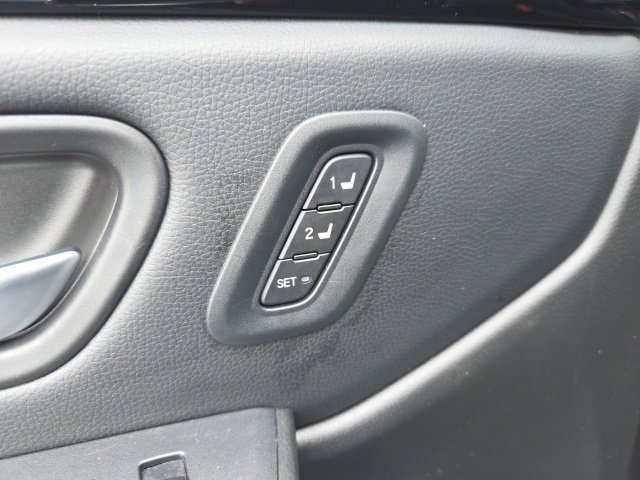 Used 2024 Honda Pilot EX-L image 11