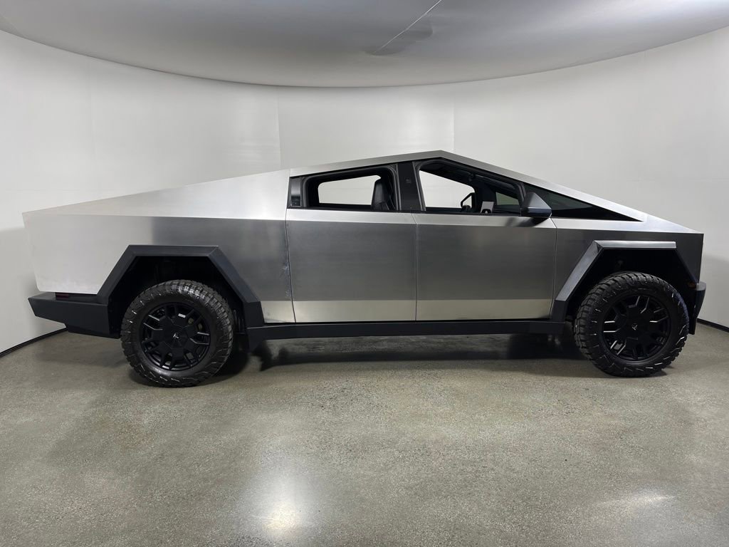 Used 2024 Tesla Cybertruck AWD Crew Cab image 2