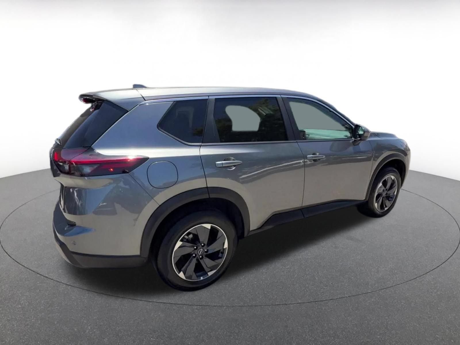 Used 2025 Nissan Rogue SV FWD image 15