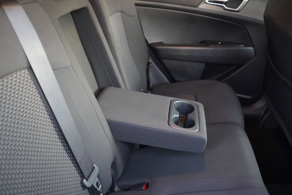 Used 2024 Kia Sportage LX image 24