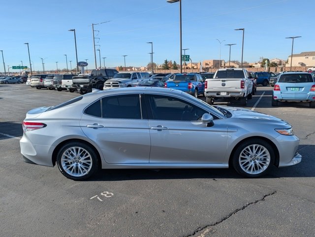 Used 2020 Toyota Camry XLE image 7
