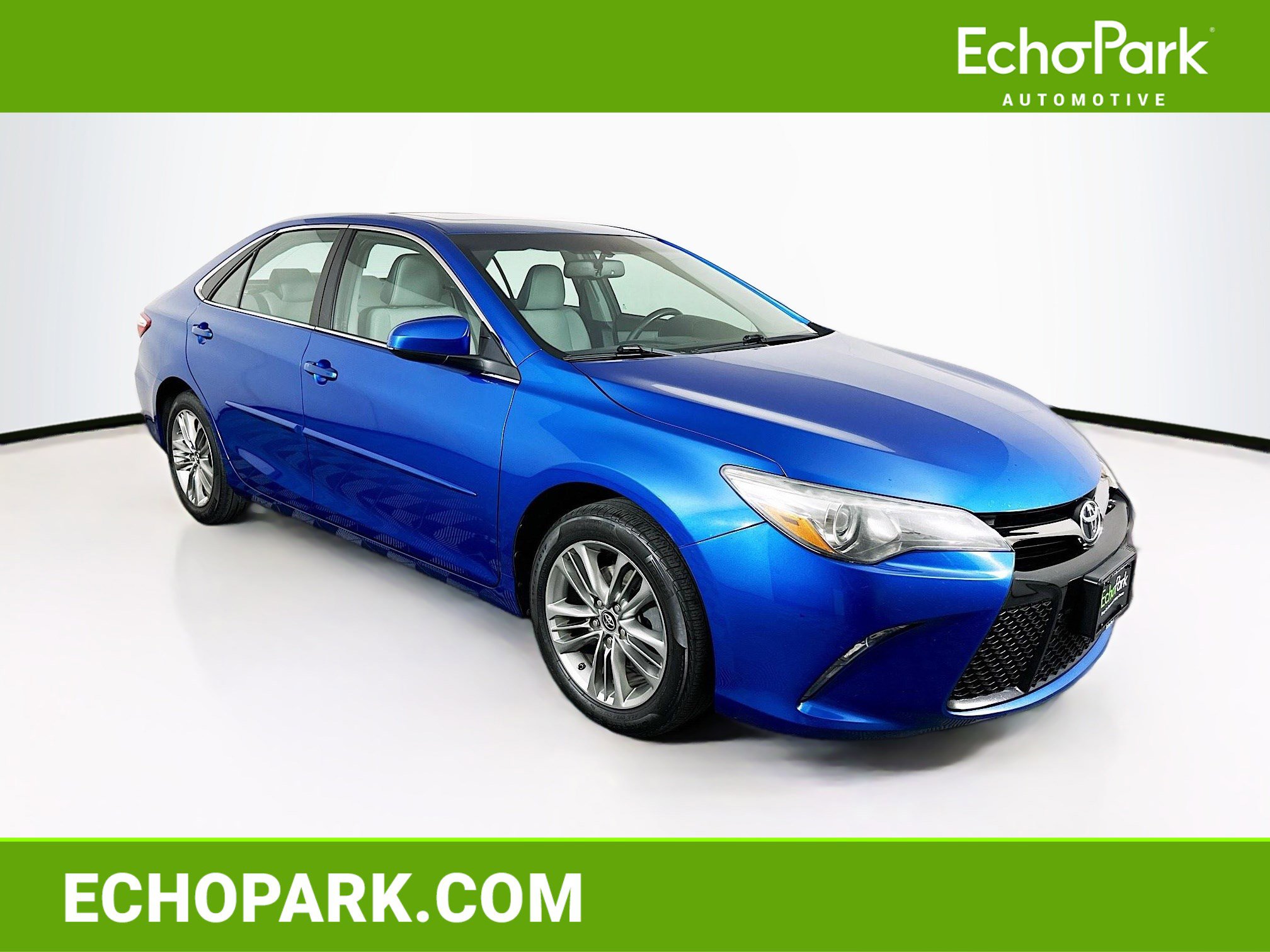 Used 2017 Toyota Camry SE w/ Moonroof Package FWD image 1