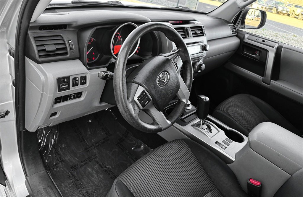 Used 2013 Toyota 4Runner SR5 w/ Convenience Pkg image 15