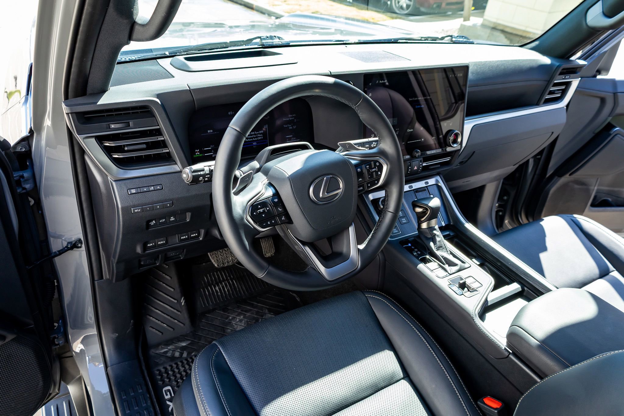 Used 2025 Lexus GX 550 550 Overtrail image 16