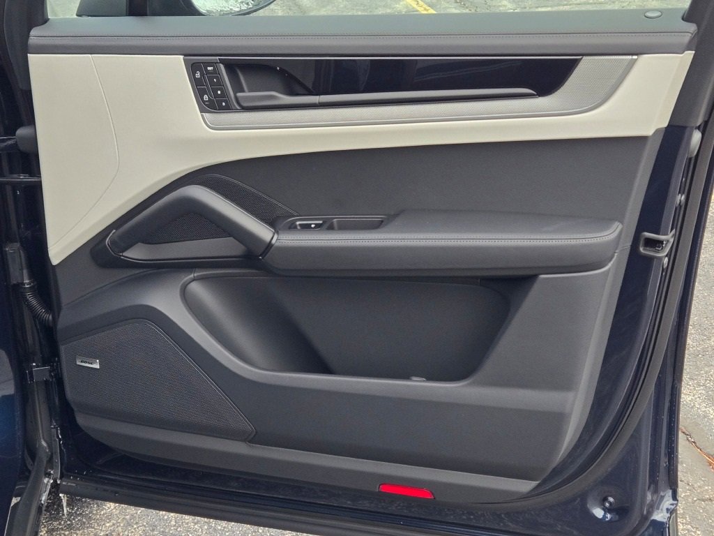 New 2026 Porsche Cayenne Coupe image 35