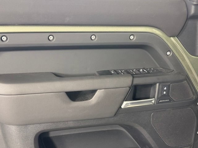 Used 2025 Land Rover Defender 110 S AWD/4WD image 15