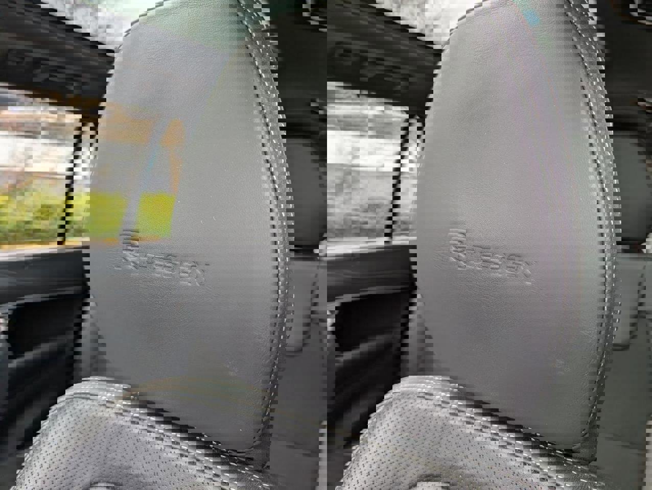 Used 2019 Volvo XC90 T8 R-Design w/ Advanced Package image 11