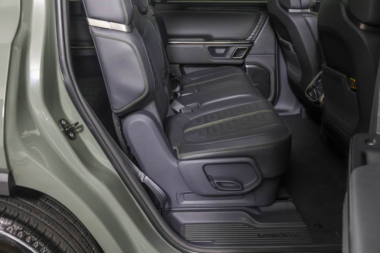 Used 2022 Rivian R1S Launch Edition AWD/4WD image 42