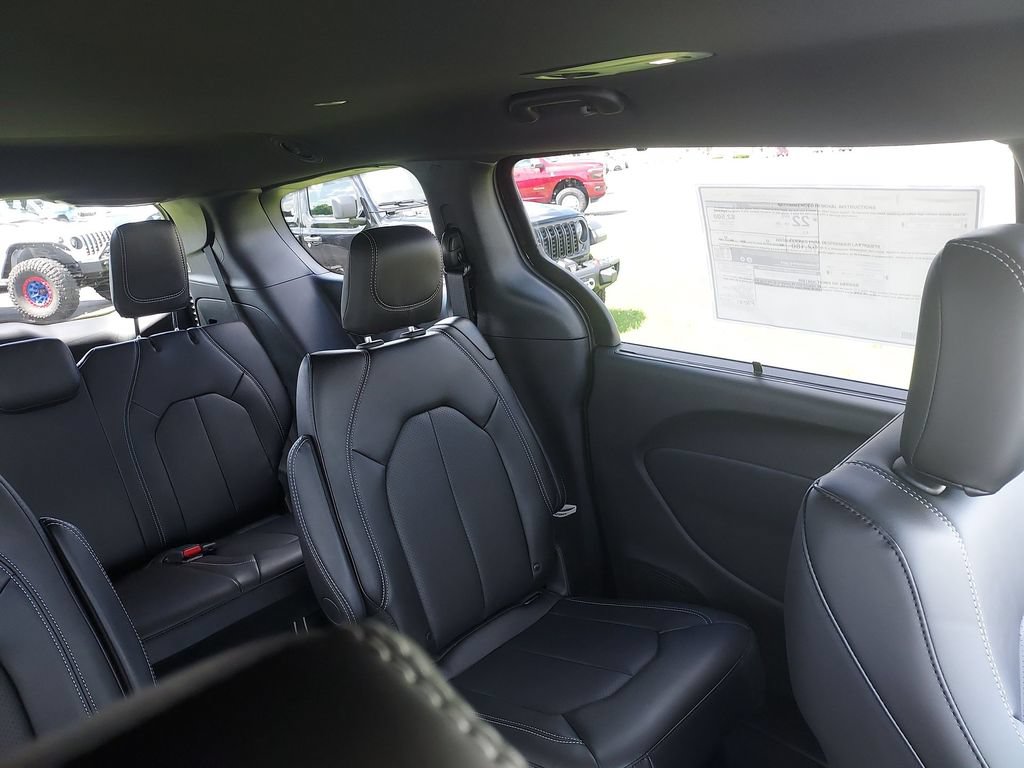 New 2027 Chrysler Pacifica LX FWD image 14