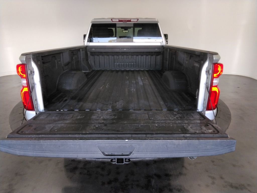 Used 2023 Chevrolet Silverado 2500 High Country w/ Technology Package image 9