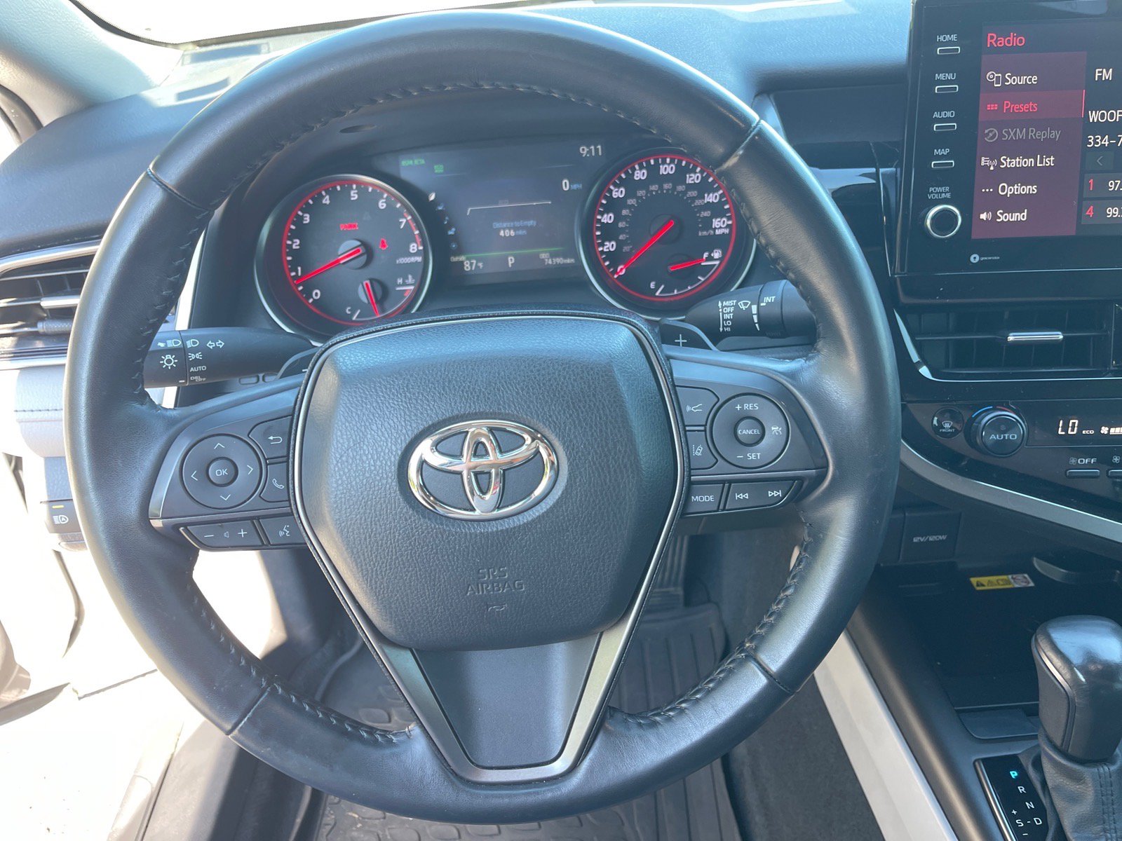 Used 2022 Toyota Camry XSE FWD image 7