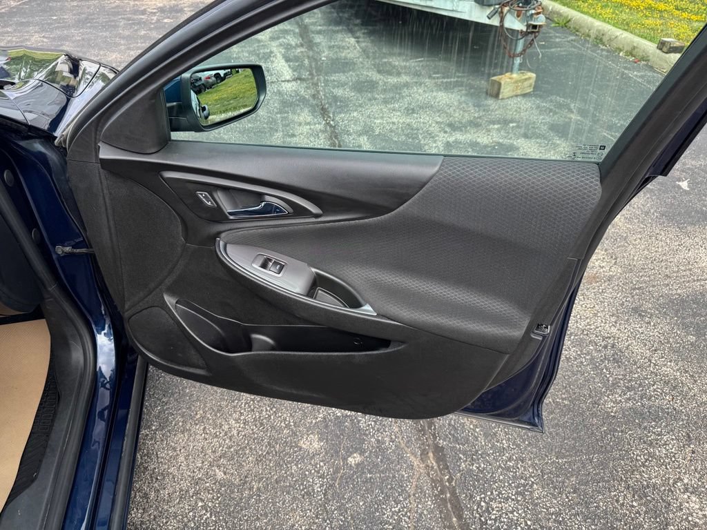 Used 2020 Chevrolet Malibu LT FWD image 18